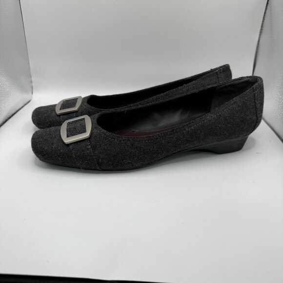 Liz Claiborne Womens 9.5M Wool Fabric Lilly Slip-On Shoes Flats Gray Buckle - Picture 3 of 8